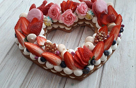 Торт "Клубничное сердце" купить